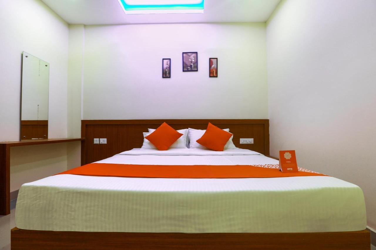 Hotel Oyo Ramis Residency à Kannur Extérieur photo